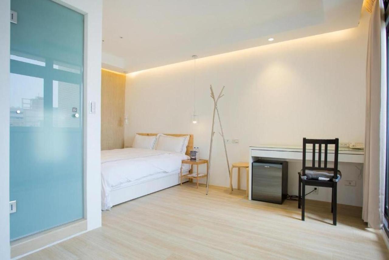 Mini West Hotel Đài Trung Ngoại thất bức ảnh