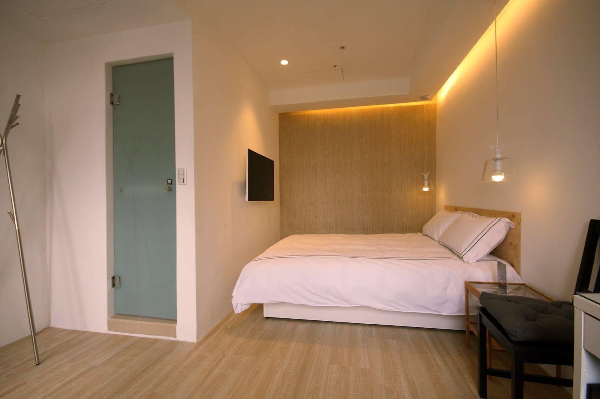 Mini West Hotel Đài Trung Ngoại thất bức ảnh