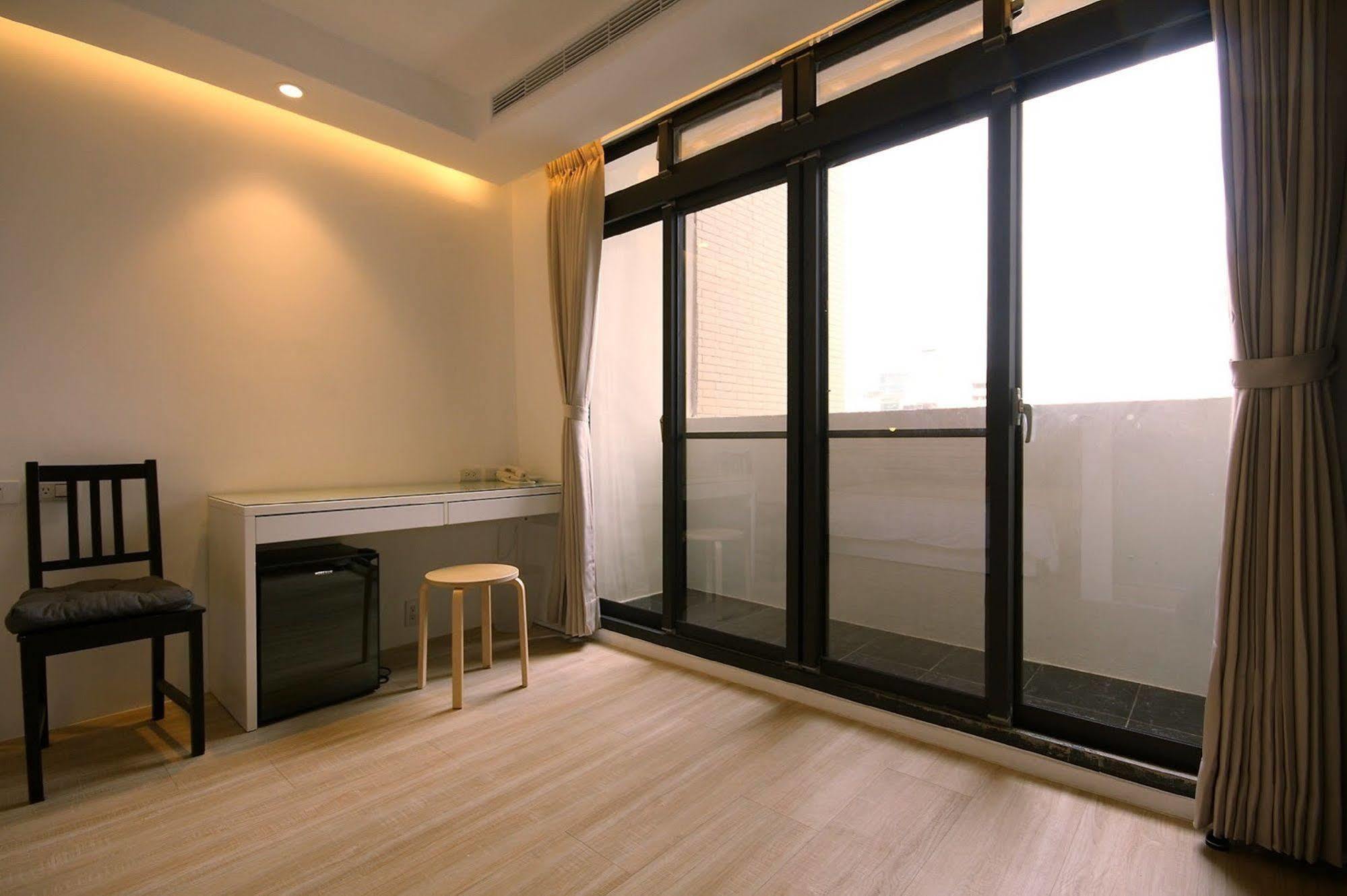Mini West Hotel Đài Trung Ngoại thất bức ảnh